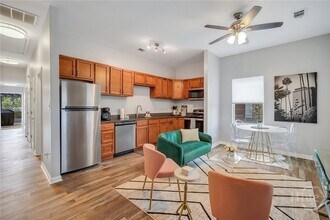 323 W 31st St in Savannah, GA - Building Photo - Building Photo