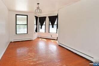 100 N 9th St in Newark, NJ - Building Photo - Building Photo