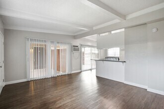 Stillman Apartments in Redlands, CA - Foto de edificio - Interior Photo