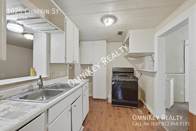 1025 E Chaffin St in Sherman, TX - Building Photo - Building Photo