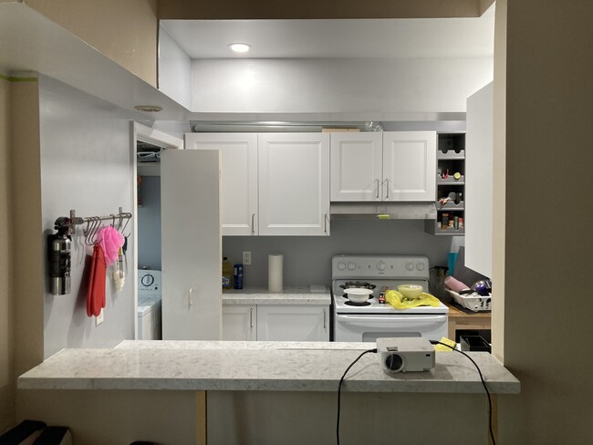 210 Mccaul St in Toronto, ON - Building Photo - Building Photo