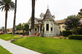 Ivy Glen Apartments in Glendale, CA - Building Photo - Building Photo