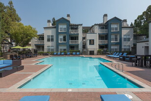Fountains at River Oaks in San Jose, CA - Building Photo