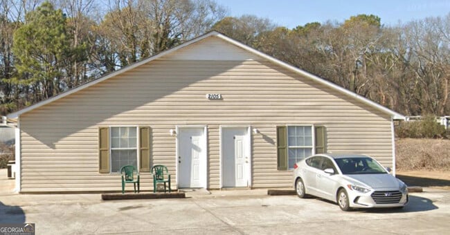 property at 2105 Southern St NE