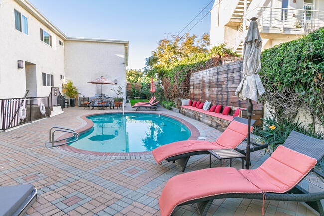 2721 2nd St, Unit 202 in Santa Monica, CA - Building Photo - Building Photo