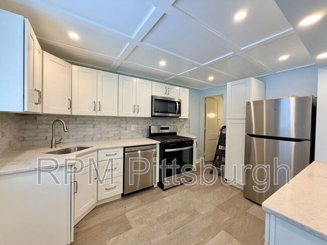 property at 1612 Oak Grove St