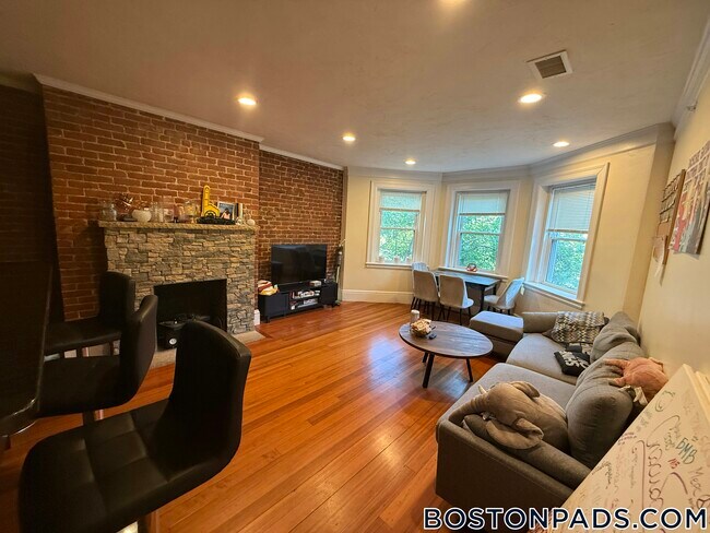 1616 Beacon St