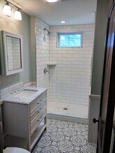 14 Dexter St, Unit 1 in Waltham, MA - Foto de edificio - Building Photo