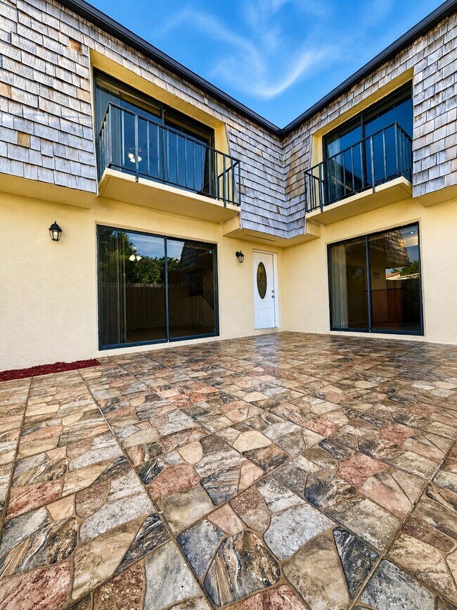 119 Lake Arbor Dr in Palm Springs, FL - Building Photo - Building Photo