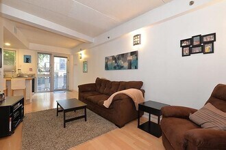 557 2nd St in Hoboken, NJ - Foto de edificio - Building Photo