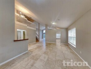 528 Nevada Loop Rd in Davenport, FL - Foto de edificio - Building Photo