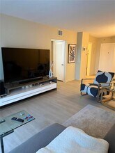 400 Kings Point Dr, Unit 408 in Sunny Isles Beach, FL - Building Photo - Building Photo