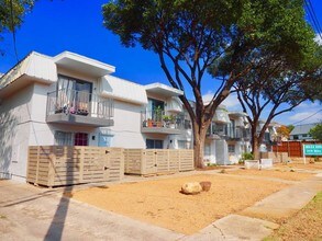 3719 Miles St-Unit -211 in Dallas, TX - Building Photo - Building Photo
