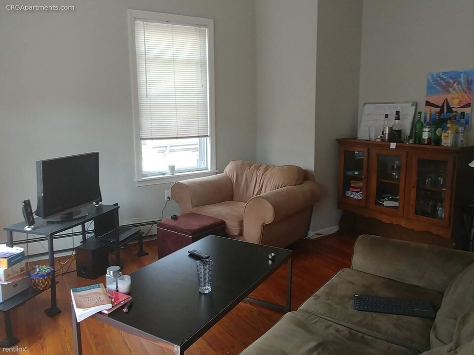 1 Beacon St in Somerville, MA - Building Photo