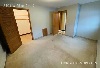 8801 W 35th St in Minneapolis, MN - Building Photo - Building Photo