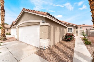5274 Marauder Ct in Las Vegas, NV - Building Photo - Building Photo