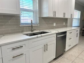 10036 63rd Ave N in St. Petersburg, FL - Building Photo - Building Photo