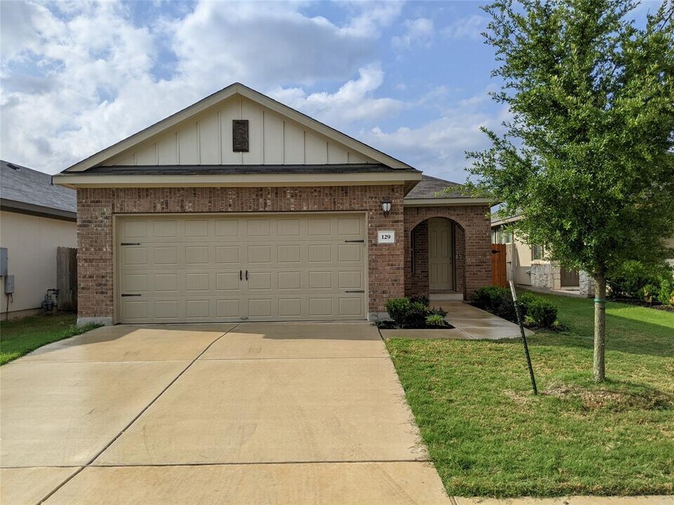 129 Mountain Valley St in Georgetown, TX - Building Photo