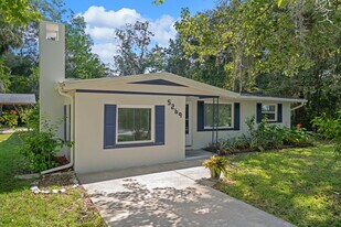 5269 S James Ter in Homosassa, FL - Building Photo