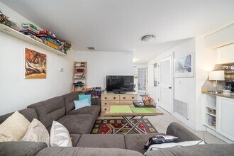 313 4th St in Jersey City, NJ - Building Photo - Building Photo