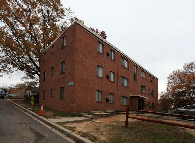 5821 Field Pl NE in Washington, DC - Building Photo - Building Photo