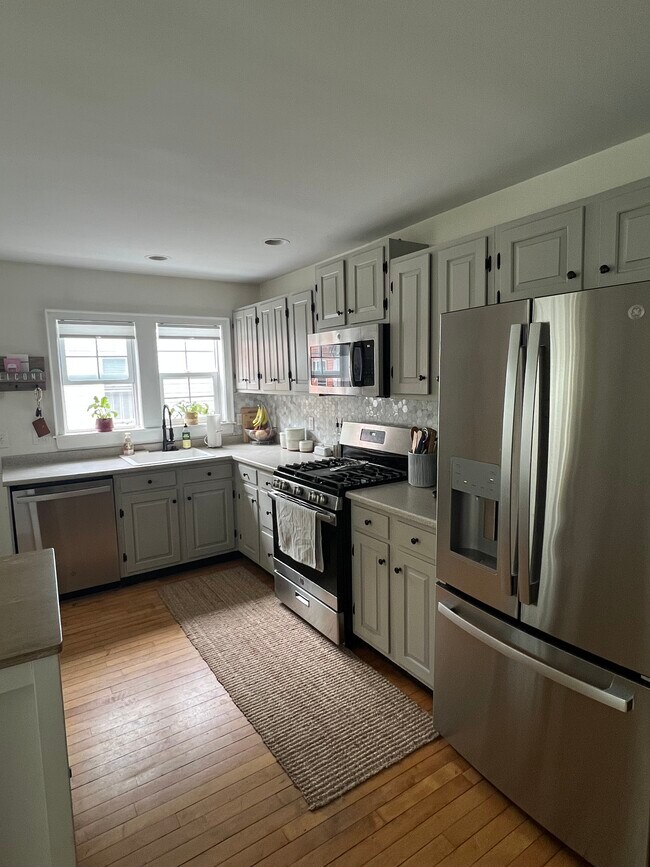 16 High St, Unit 2 in Salem, MA - Building Photo - Building Photo