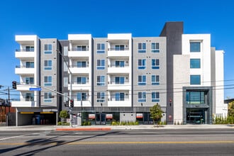 NOHO West - MODERNO Luxury Living in North Hollywood, CA - Foto de edificio - Building Photo