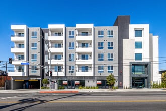 NOHO West - MODERNO Luxury Living in North Hollywood, CA - Building Photo - Building Photo