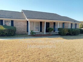 137 Sycamore Ct in Columbus, GA - Building Photo