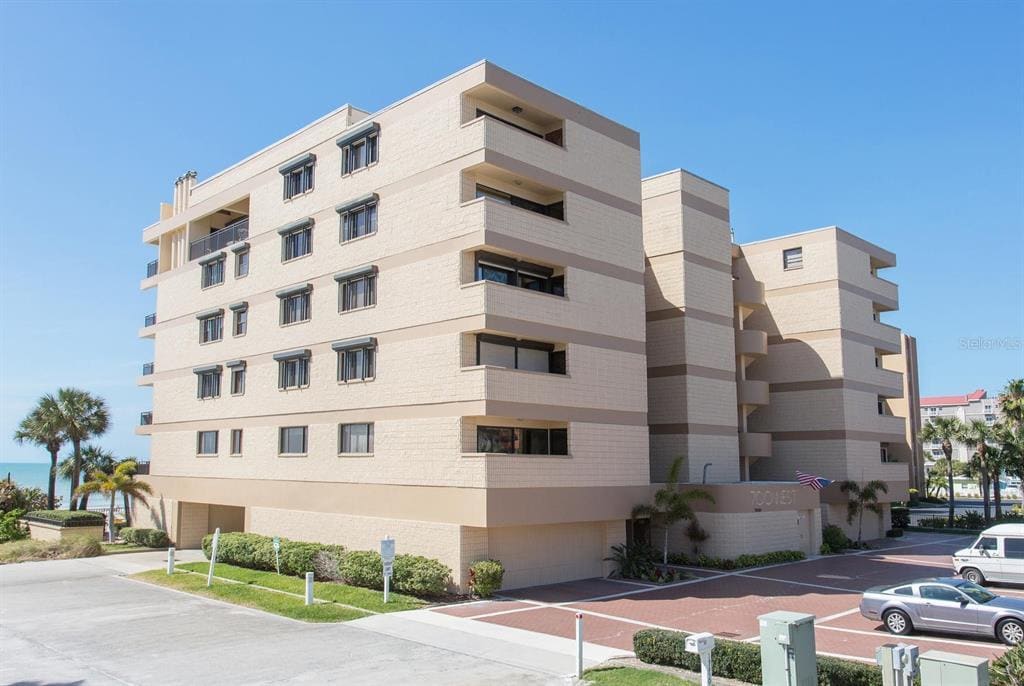 19700 Gulf Blvd in Indian Shores, FL - Building Photo