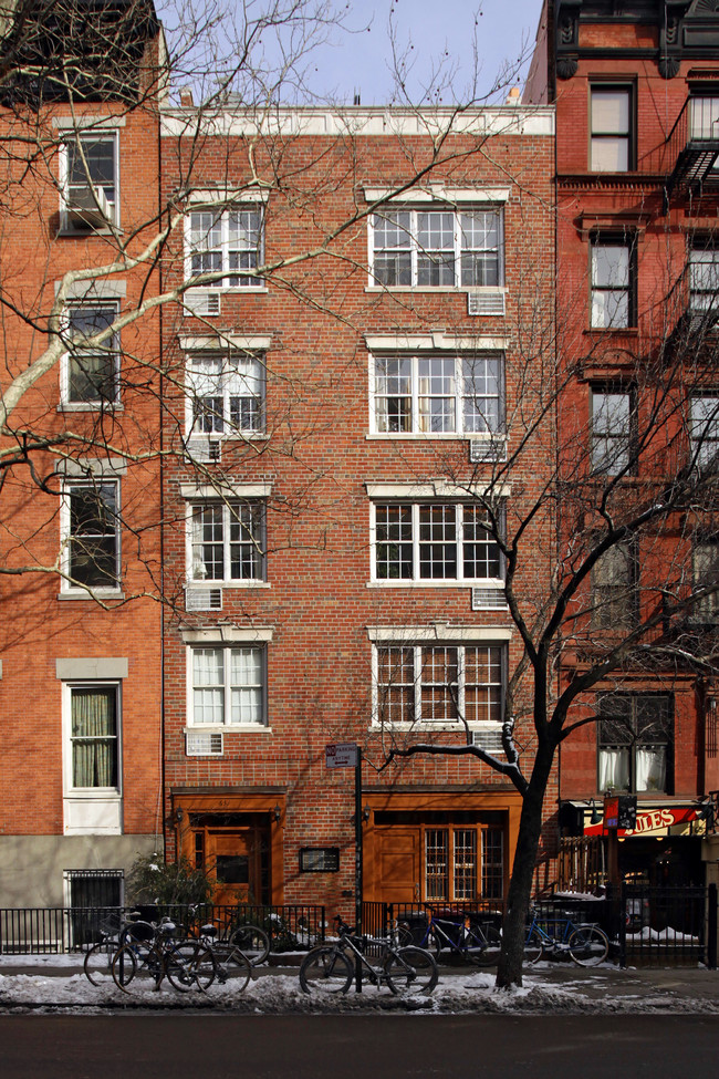 63 St Marks Pl in New York, NY - Foto de edificio - Building Photo