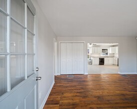 2371 Swallow Cir SE in Atlanta, GA - Foto de edificio - Building Photo