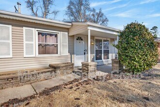 36 Jamestown Dr in St. Peters, MO - Building Photo - Building Photo