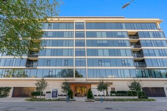 2323 W Main St in Houston, TX - Building Photo - Building Photo