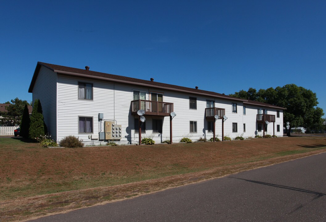 Carriage Hills Apartments in Osceola, WI - Building Photo