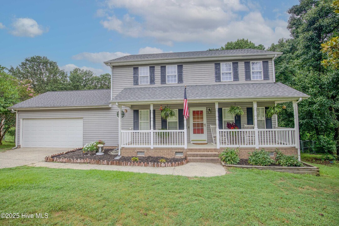 71 Hunters Ridge in Cameron, NC - Building Photo