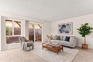 22775 Vermont St in Hayward, CA - Building Photo