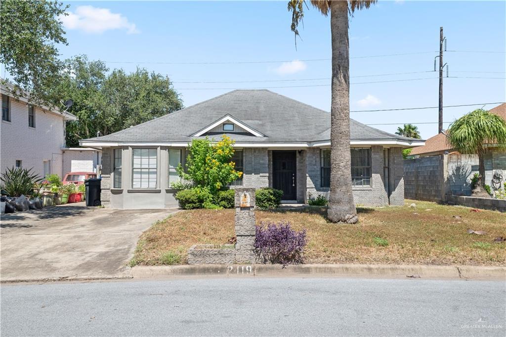 13 N 28th St in McAllen, TX - Building Photo