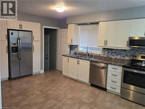 127 Currie St in Hamilton, ON - Building Photo - Building Photo