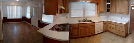 390 N Lanier St in Lyons, GA - Foto de edificio - Building Photo