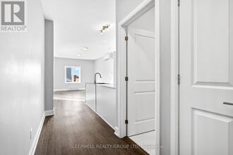 975 N Russell Rd in Russell, ON - Building Photo - Building Photo