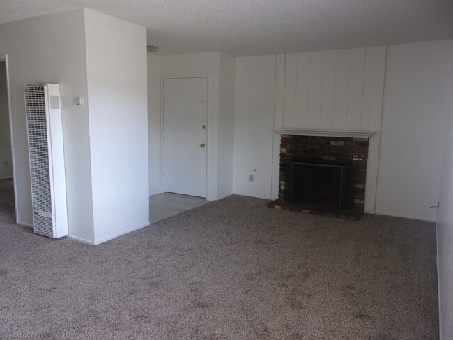 612 N 4th St in Lompoc, CA - Building Photo - Building Photo