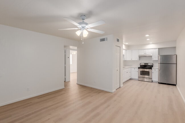 1815 E Sheridan St, Unit 4