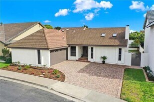 7 Timberline in Irvine, CA - Building Photo