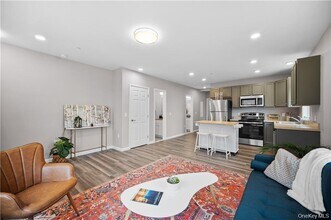 108 N Kensico Ave in White Plains, NY - Foto de edificio - Building Photo