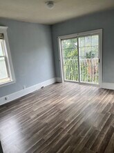 83 Nash Rd, Unit 2nd floor in New Bedford, MA - Building Photo - Building Photo