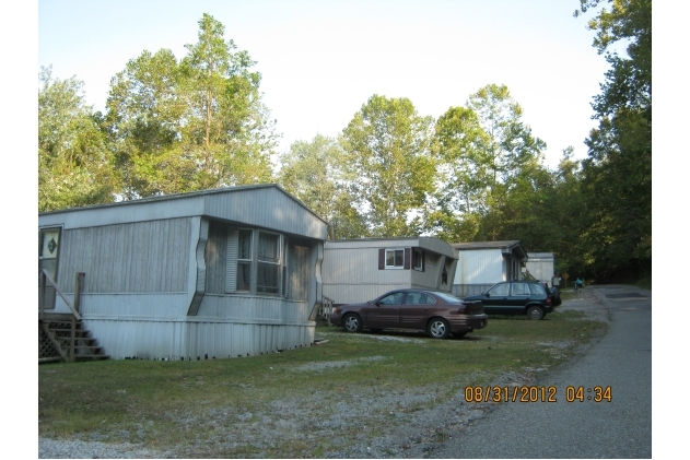 240 Offutt Dr in Charleston, WV - Building Photo