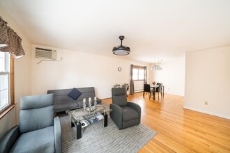 114 Charles St, Unit #2 in Jersey City, NJ - Building Photo - Building Photo