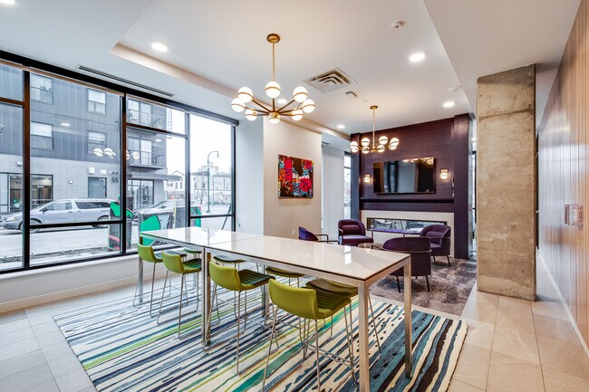 Lago Apartments in Minneapolis, MN - Building Photo - Interior Photo