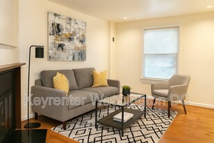 107 P St NW in Washington, DC - Building Photo